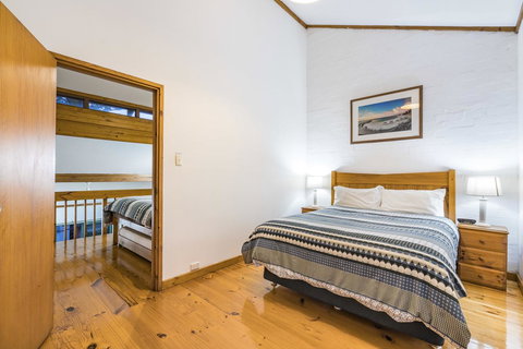 Cottesloe Beach Chalets - Whitsundays Accommodation 8