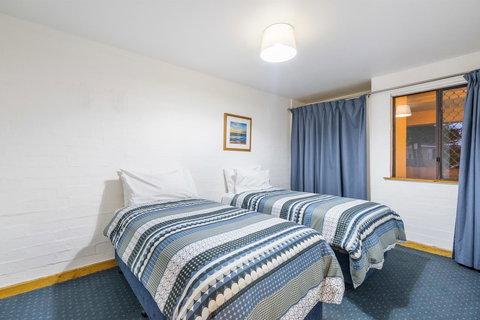 Cottesloe Beach Chalets - Whitsundays Accommodation 40