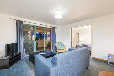 Cottesloe Beach Chalets - Whitsundays Accommodation 42