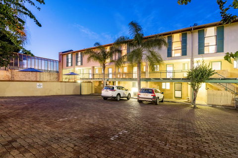 Cottesloe Beach Chalets - Whitsundays Accommodation 9