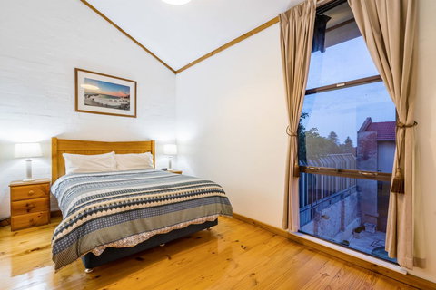 Cottesloe Beach Chalets - Whitsundays Accommodation 3
