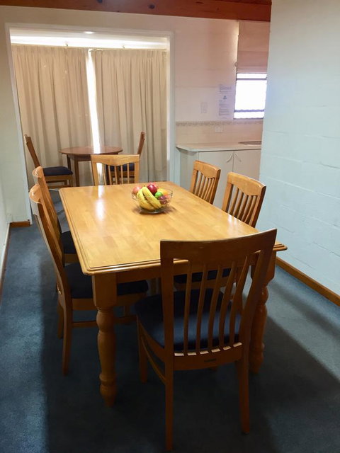 Cottesloe Beach Chalets - Whitsundays Accommodation 22