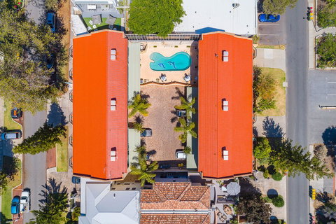 Cottesloe Beach Chalets - Whitsundays Accommodation 14