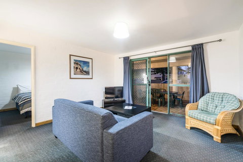 Cottesloe Beach Chalets - Whitsundays Accommodation 37