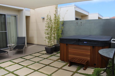 Alouarn Apartments - Whitsundays Accommodation 2