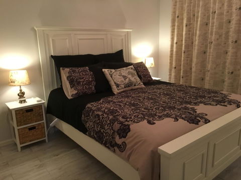 Applegate Lane Chalet - Whitsundays Accommodation 8