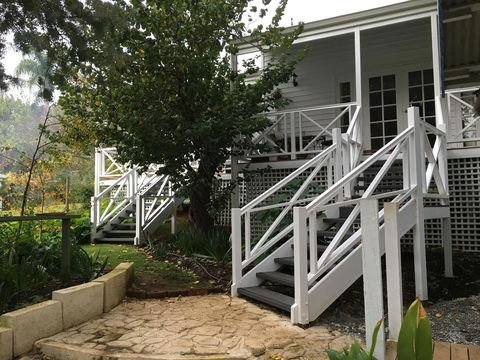 Applegate Lane Chalet - Whitsundays Accommodation 5