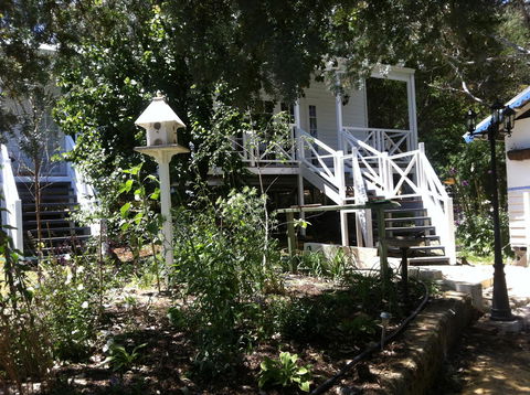 Applegate Lane Chalet - Whitsundays Accommodation 15