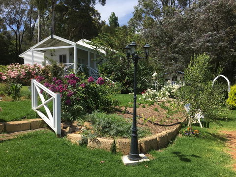 Applegate Lane Chalet - Whitsundays Accommodation 4