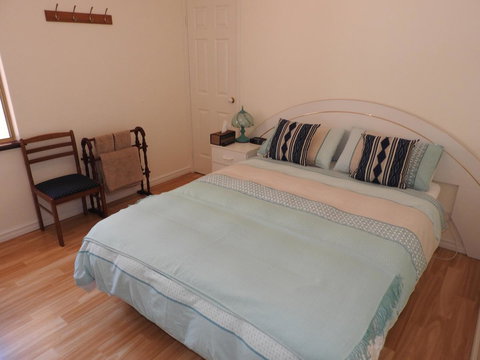 The Royal Dolphin Bed & Breakfast Safety Bay - Whitsundays Accommodation 18