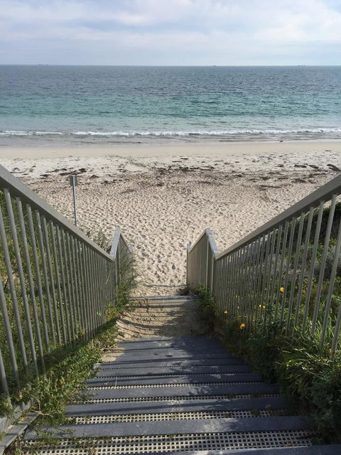 The Royal Dolphin Bed & Breakfast Safety Bay - Whitsundays Accommodation 22