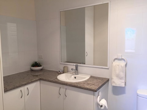 The Royal Dolphin Bed & Breakfast Safety Bay - Whitsundays Accommodation 31