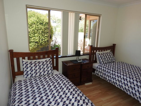 The Royal Dolphin Bed & Breakfast Safety Bay - Whitsundays Accommodation 16