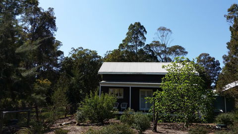 Di's Cabin In Dwellingup - Whitsundays Accommodation 3
