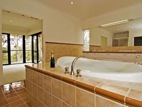 Arum - Close To The Margaret River - Whitsundays Accommodation 6