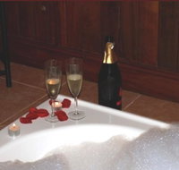 Pemberton Old Picture Theatre Holiday Apartments - Whitsundays Accommodation