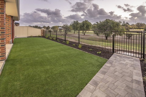 15 Cabot Close - Whitsundays Accommodation 24