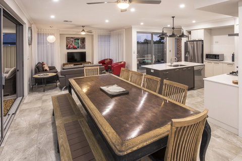 15 Cabot Close - Whitsundays Accommodation 15