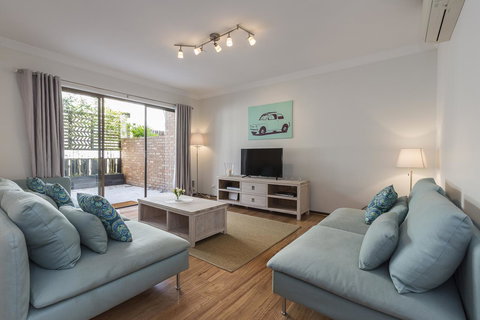 Cottesloe Sea Salt Abode - Executive Escapes - Whitsundays Accommodation 1