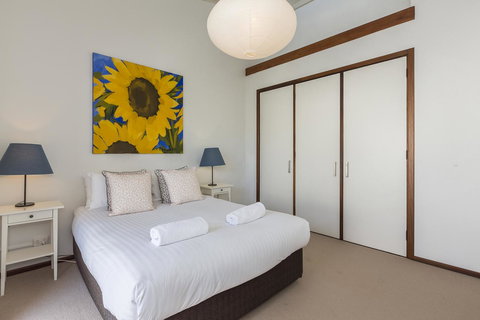 Cottesloe Sea Salt Abode - Executive Escapes - Whitsundays Accommodation 5
