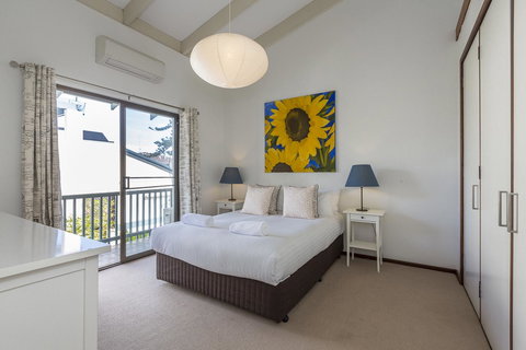 Cottesloe Sea Salt Abode - Executive Escapes - Whitsundays Accommodation 4