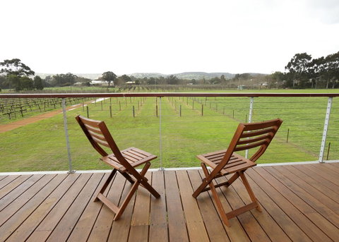 Lot113 Vineyard Accommodation - Whitsundays Accommodation 5