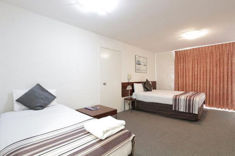Atrium Hotel Mandurah - Whitsundays Accommodation 1