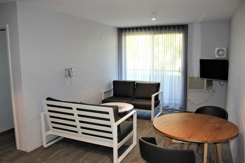 Atrium Hotel Mandurah - Whitsundays Accommodation 4