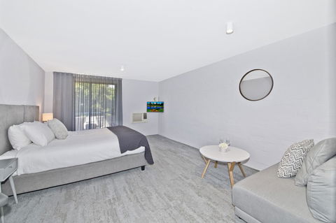 Atrium Hotel Mandurah - Whitsundays Accommodation 14