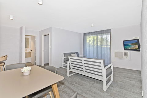 Atrium Hotel Mandurah - Whitsundays Accommodation 25