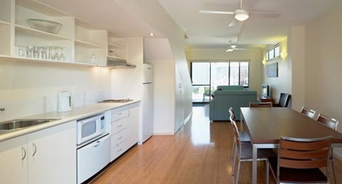 Footprints Preston Beach - Whitsundays Accommodation 22