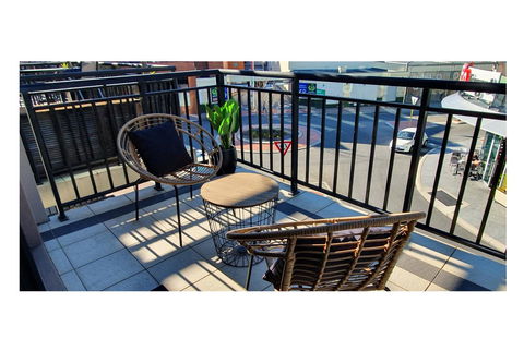 Stylish 1BDR Unit In The Heart Of Subiaco - Whitsundays Accommodation 10