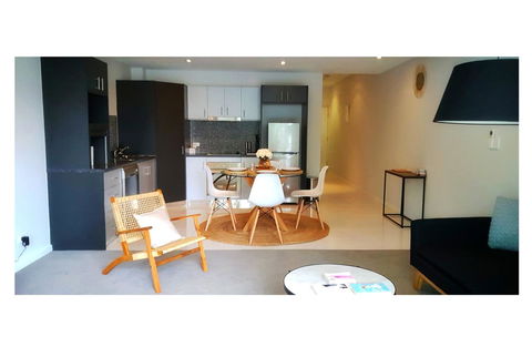 Stylish 1BDR Unit In The Heart Of Subiaco - Whitsundays Accommodation 6