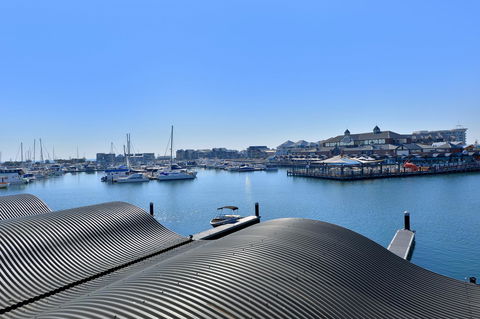 Dolphin Quay Apartments - Whitsundays Accommodation 6