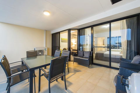 Dolphin Quay Apartments - Whitsundays Accommodation 38