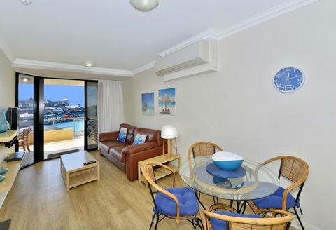 Dolphin Quay Apartments - Whitsundays Accommodation 12