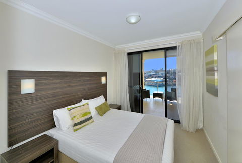 Dolphin Quay Apartments - Whitsundays Accommodation 1