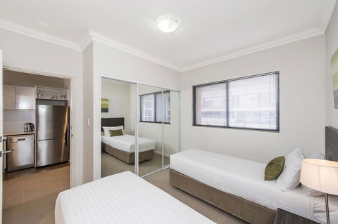 Dolphin Quay Apartments - Whitsundays Accommodation 43