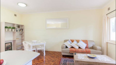 Broadway Apartments - Whitsundays Accommodation 13