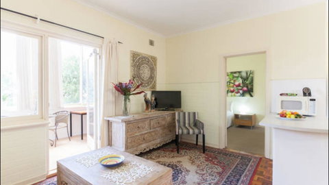 Broadway Apartments - Whitsundays Accommodation 12