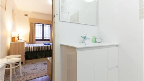 Broadway Apartments - Whitsundays Accommodation 5