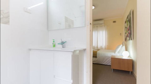 Broadway Apartments - Whitsundays Accommodation 27