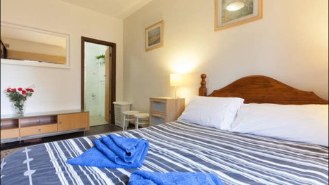 Broadway Apartments - Whitsundays Accommodation 7