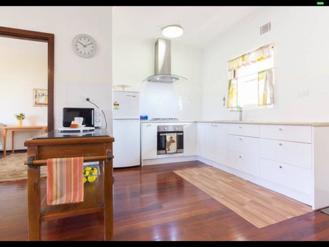 Broadway Apartments - Whitsundays Accommodation 44