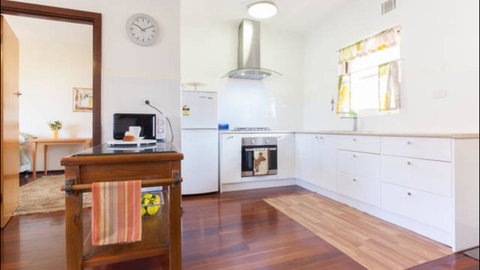 Broadway Apartments - Whitsundays Accommodation 11