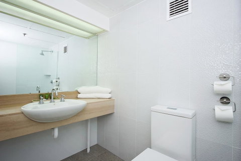 Best Western Plus Hotel Lord Forrest - Whitsundays Accommodation 12