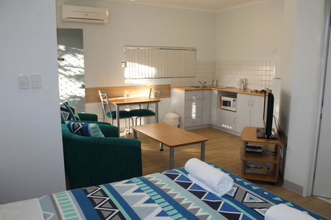 Mandurah Ocean Marina Chalets - Whitsundays Accommodation 1