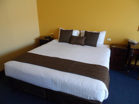 Clifton Motel & Grittleton Lodge - Whitsundays Accommodation 23