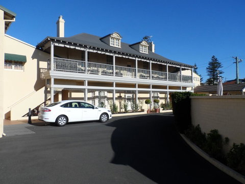 Clifton Motel & Grittleton Lodge - Whitsundays Accommodation 9