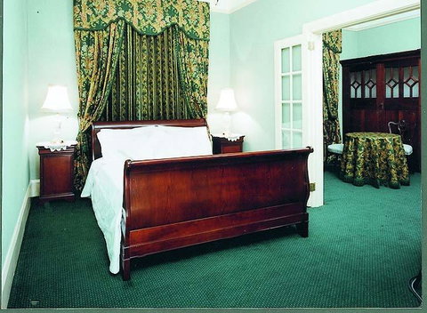 Clifton Motel & Grittleton Lodge - Whitsundays Accommodation 2